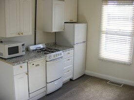 Building Photo - 115 N Park St