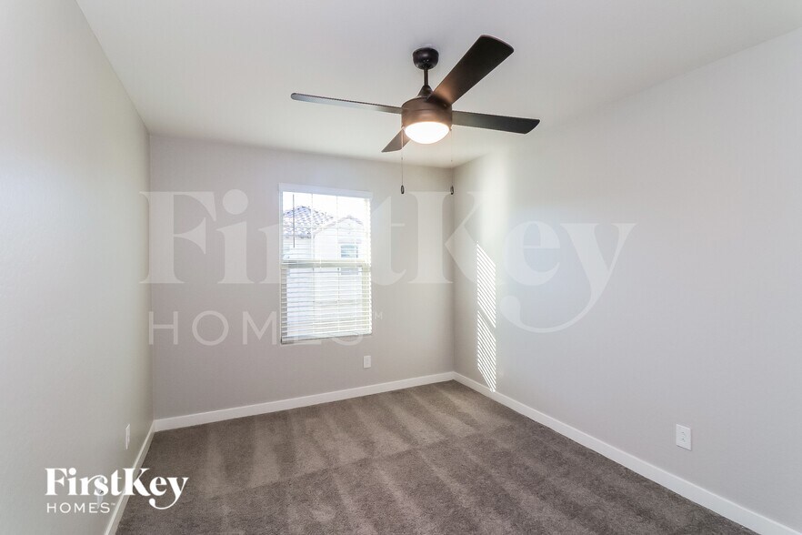 Building Photo - 2927 N Athena