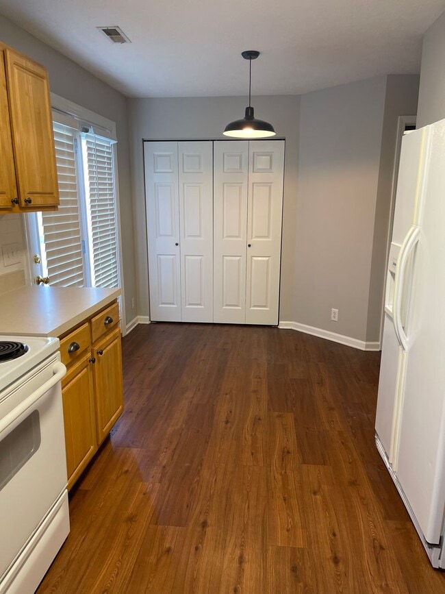 Building Photo - 3 Bed 2.5 Bath Nashville Opry Mills Area FOR LEASE