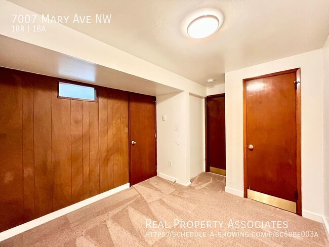 Building Photo - Spacious 1-Bedroom with Plenty of Storage ...