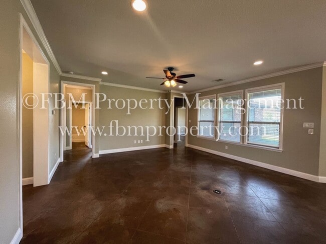 Building Photo - 307 Centennial Ave