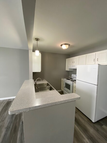 Building Photo - 109 Sandstone Ct