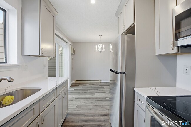 Building Photo - 151 Shelter Rock Rd