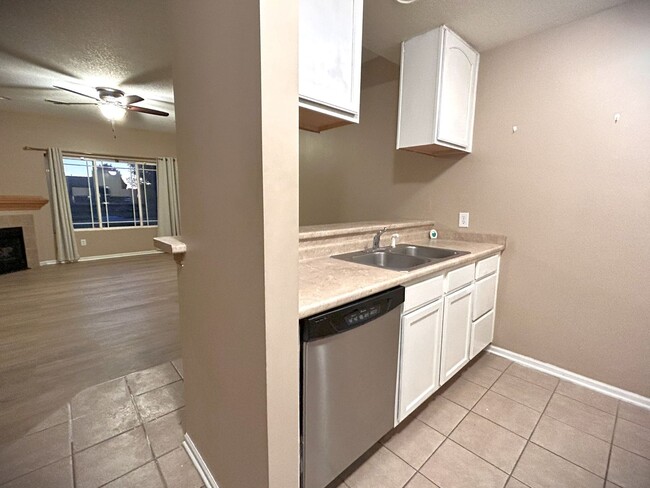 Building Photo - Spacious 3-Bed, 2.5-Bath Townhome in Anken...