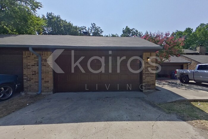 Building Photo - 2146 Woodnote Ln