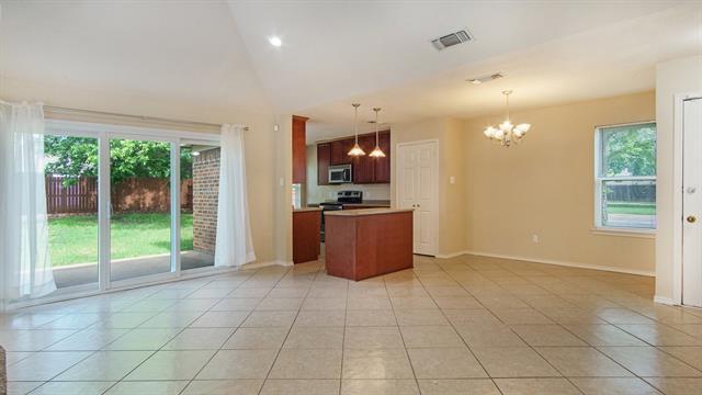 Building Photo - 7600 Silveridge Dr