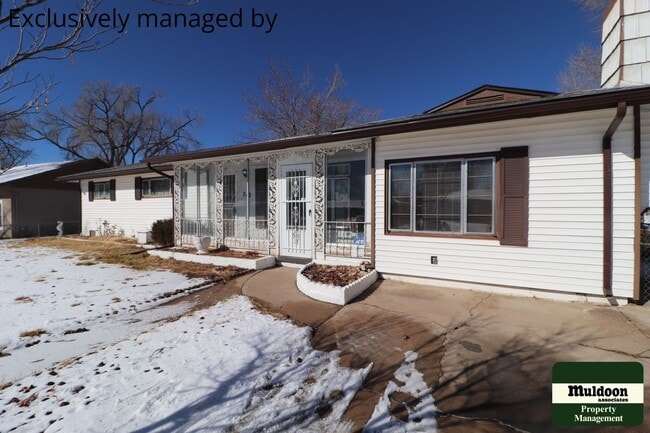 Building Photo - Main Level Living, Close to Ft Carson. 1  ...