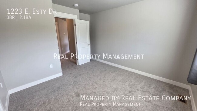 Building Photo - 1223 E Esty Dr