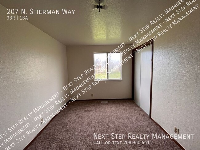 Building Photo - 207 N Stierman Way