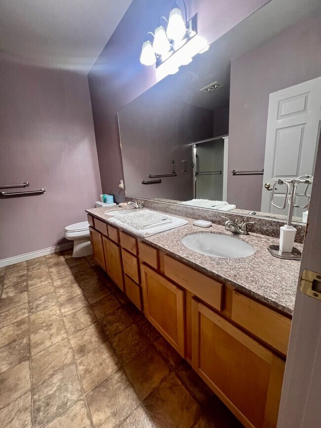 Building Photo - Cozy 2Bd 2Ba El Dorado Condo in Bellingham! (55+ RESIDENTS ONLY)