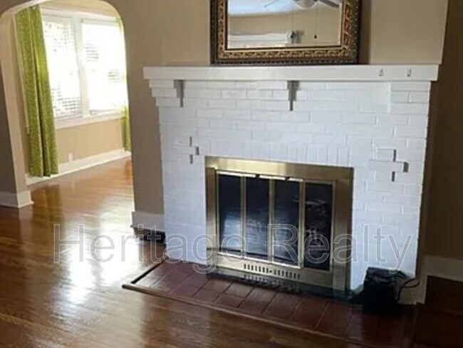 Building Photo - 3201 Avondale Ave