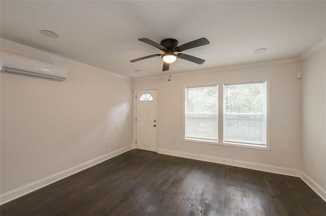 Building Photo - 2027 Lois Pl NW