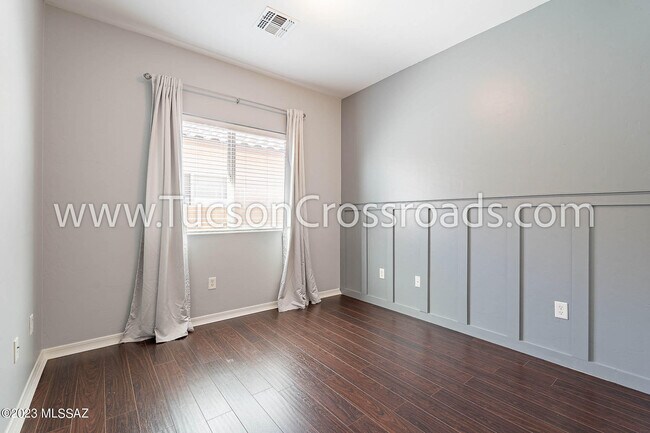 Building Photo - 1254 W Versilia Dr