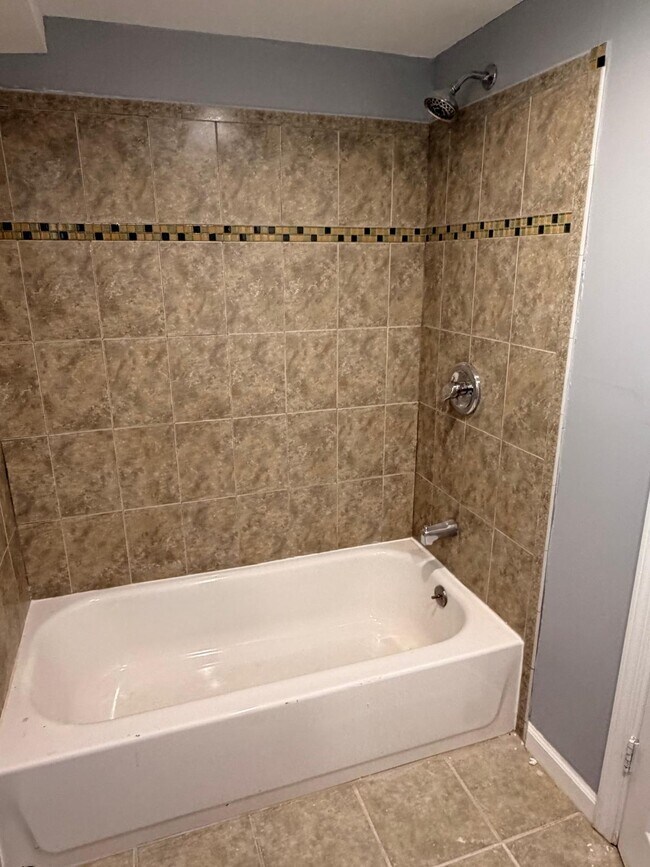 Building Photo - 9109 S Normal Ave