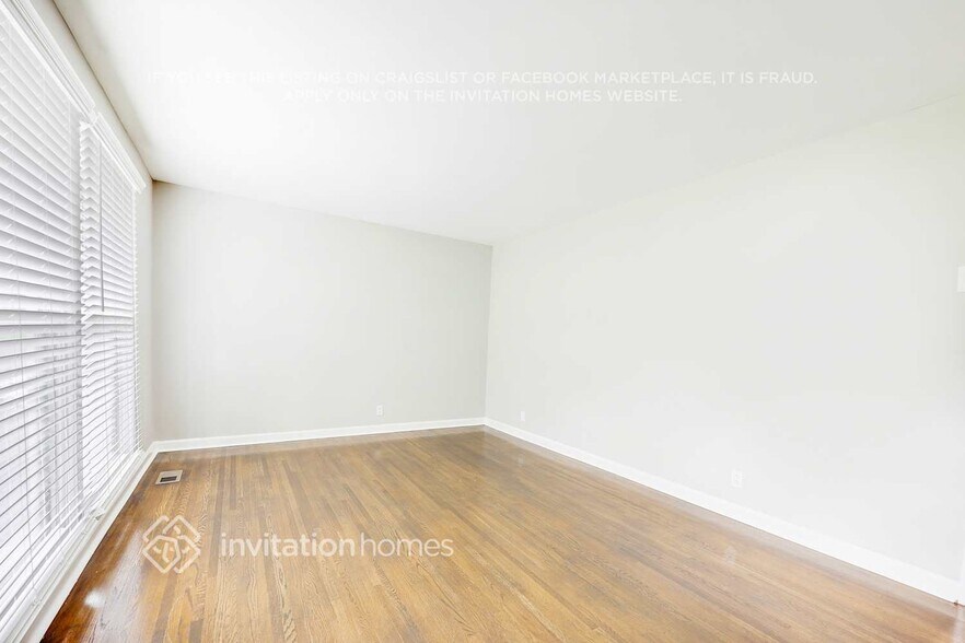 Building Photo - 102 Linda Dr