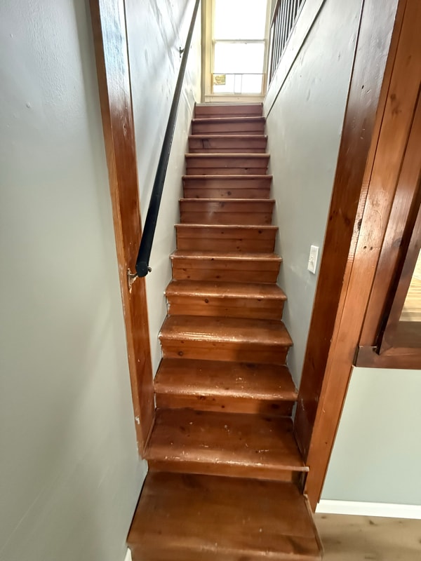 Building Photo - 401 W 1st St