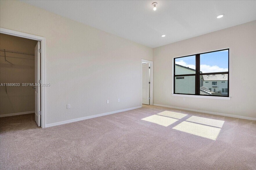 Building Photo - 2108 Appleton Cir N