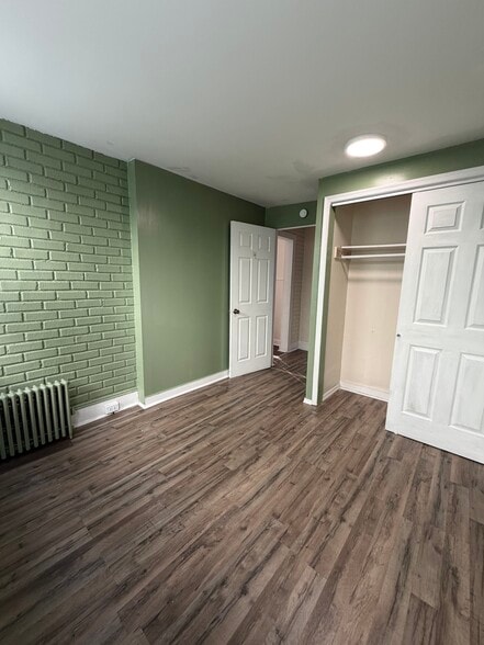 Building Photo - 349 Scott St