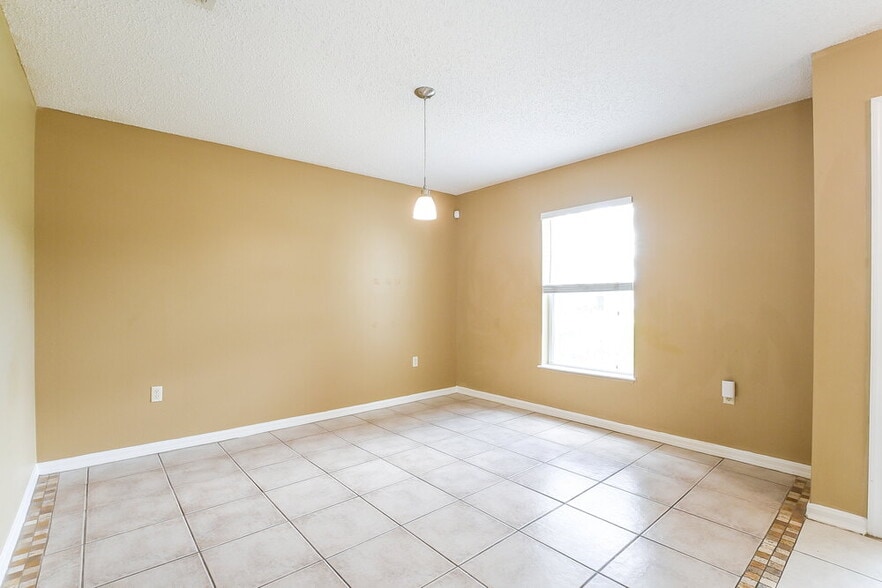 Building Photo - 2047 Galahad Dr