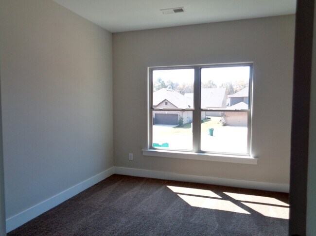 Building Photo - Beautiful Home for Rent in Tuscaloosa... Available to View with 48-hour Notice!!!