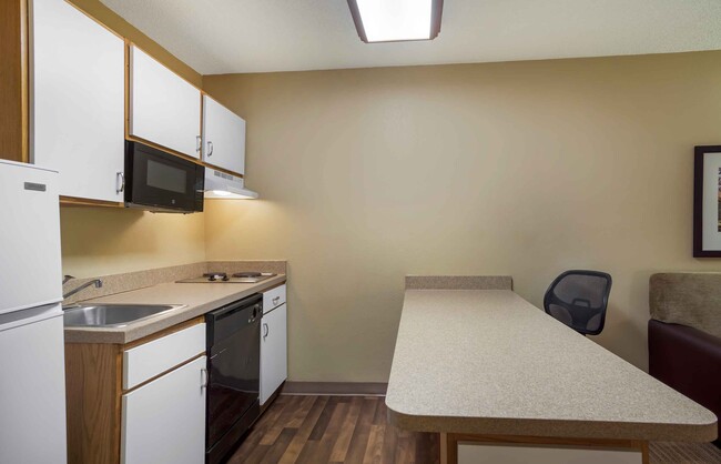 Building Photo - Furnished Studio-Jacksonville - Salisbury ...