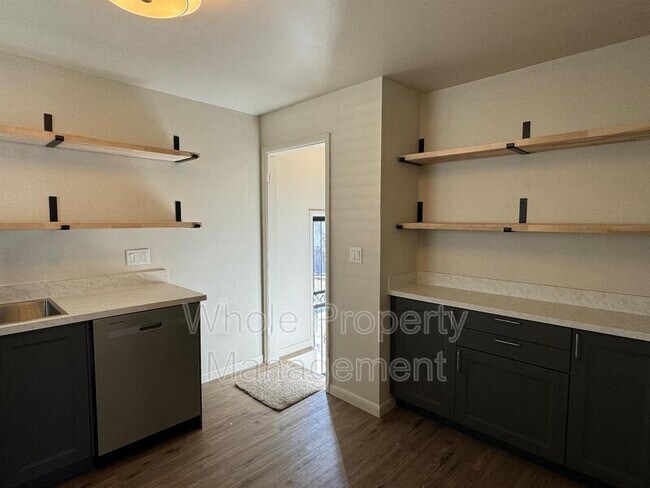 Building Photo - 5008 Alcott St