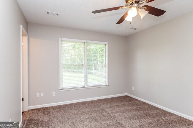 Building Photo - 465 Rosehill Dr