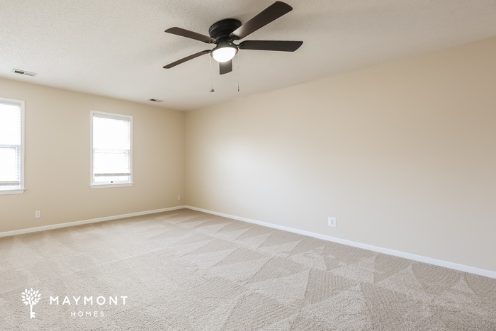 Building Photo - 602 Creek Dr