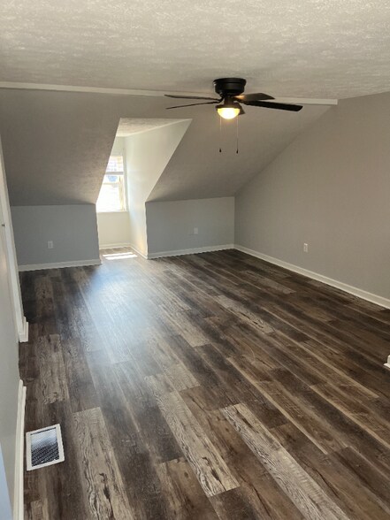 Building Photo - 2023 Carey Wy