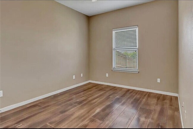 Room 2 - 107 Stockton Family Ct