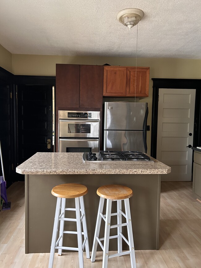 Kitchen - 1825 Taylor St NE