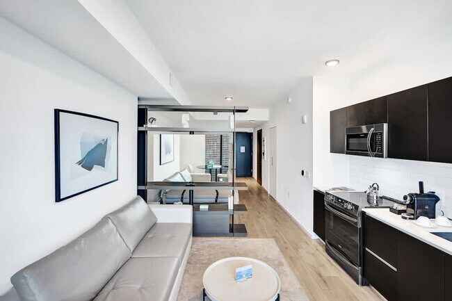 Building Photo - 398 NE 5th St