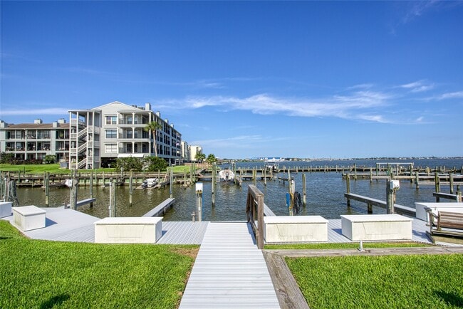 Building Photo - 307 Yacht Club Ln