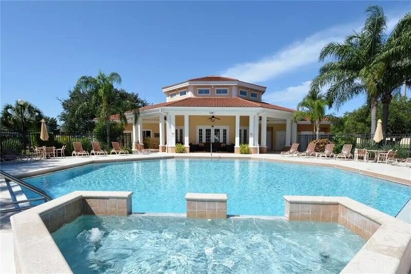 Building Photo - 1010 Villagio Cir