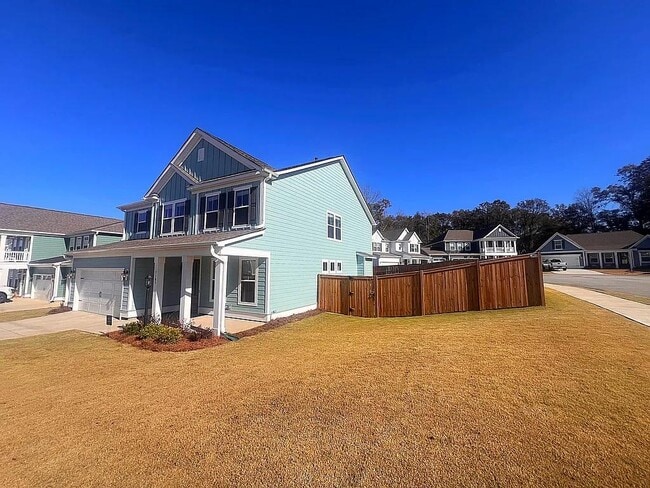 Building Photo - 1105 Cortland Vly