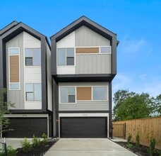 Building Photo - 2914 Delano St