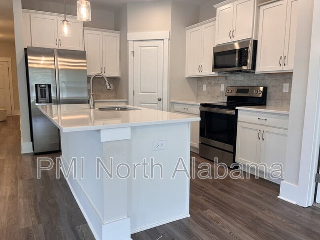 Building Photo - 29458 Canoe Cir NW