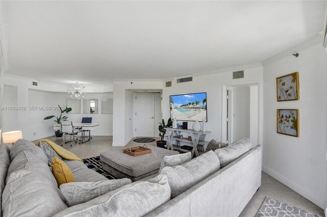 Building Photo - 1000 E Island Blvd