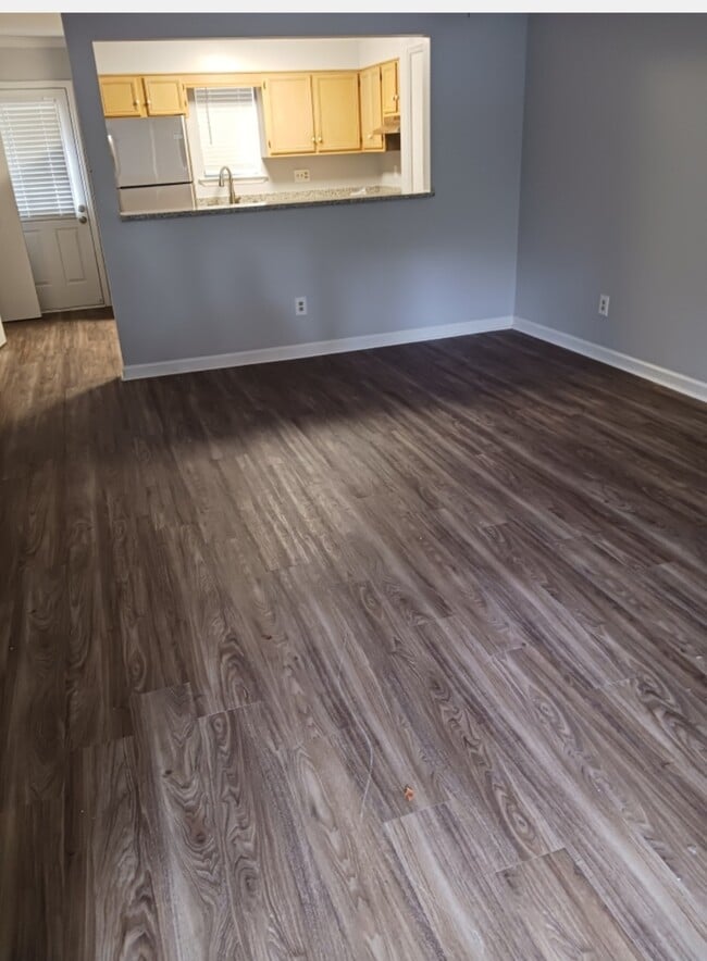 Building Photo - 1701 Somerville Rd SE