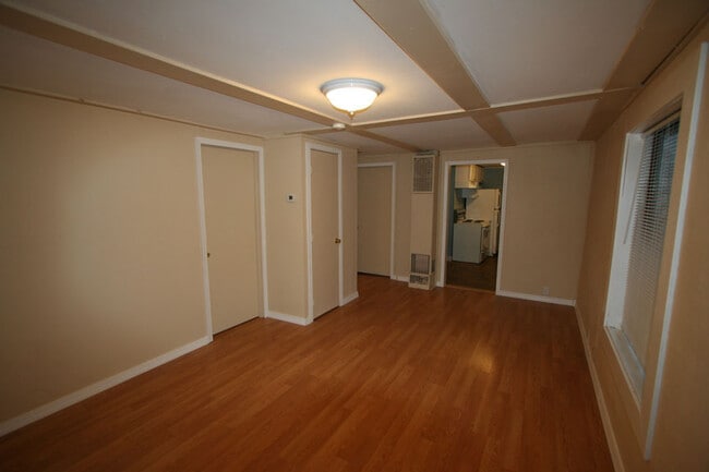 Building Photo - 4925th