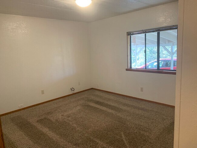 Building Photo - Fabulous Soulsbyville Location!!!  Please ...