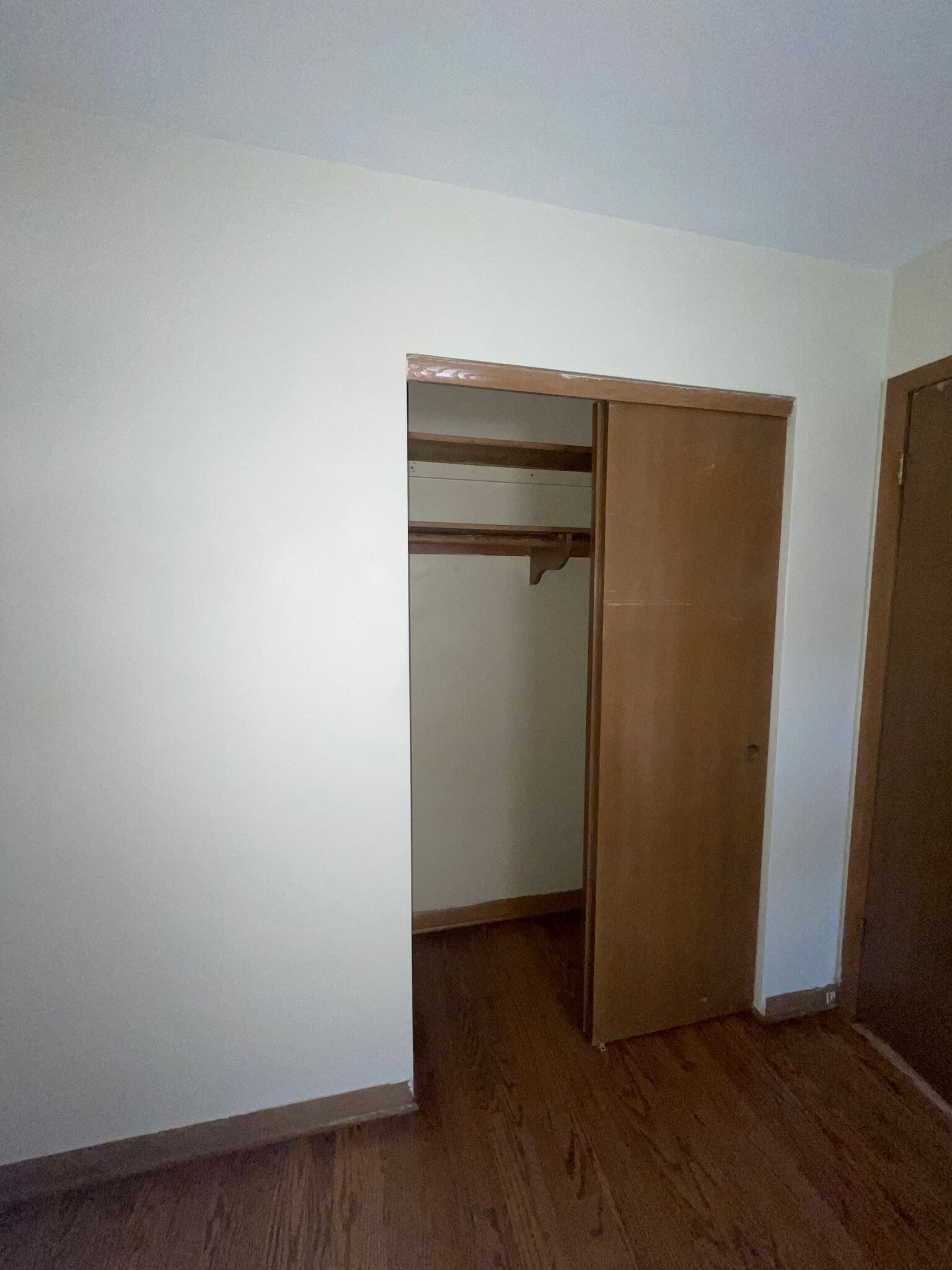 Closet Bedroom 3 - 8817 W Herbert Ave