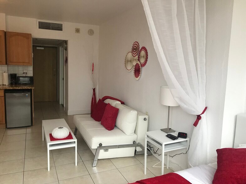 Building Photo - 4040 Galt Ocean Dr