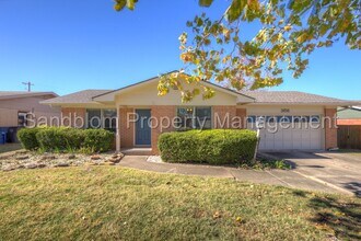 Building Photo - For Lease | Midtown Tulsa | Available Now!