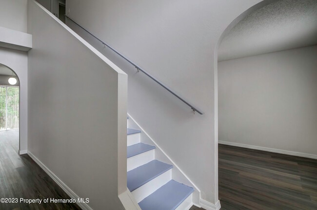 Building Photo - 6322 Grapewood Rd