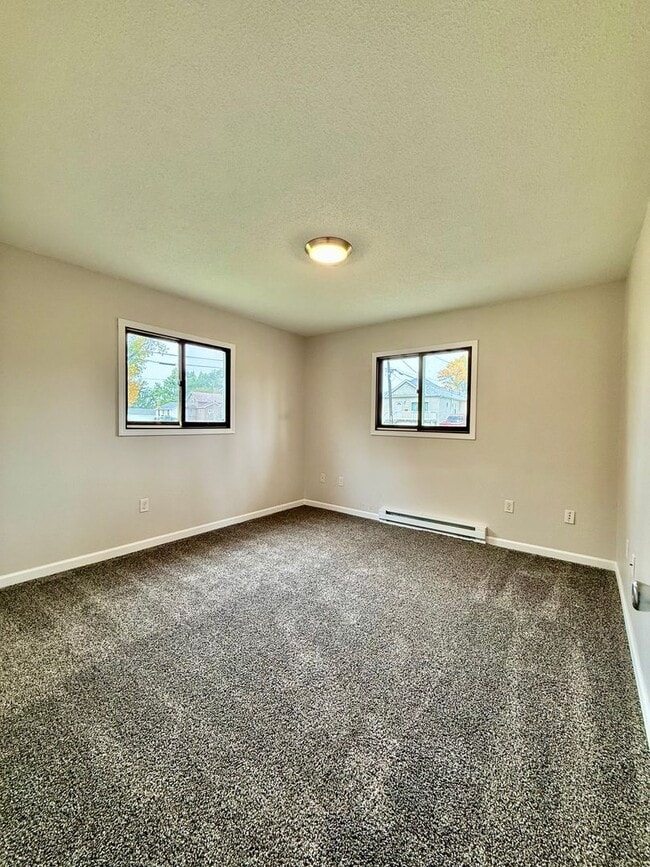 Building Photo - 1110/1114 2nd St SE