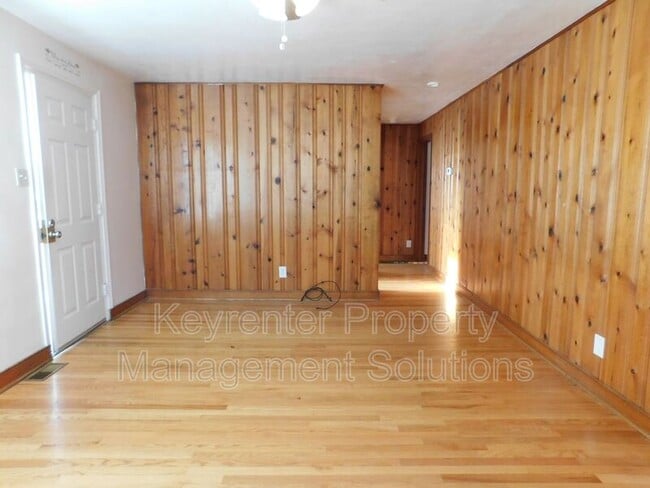Building Photo - 277 Skyview Cir