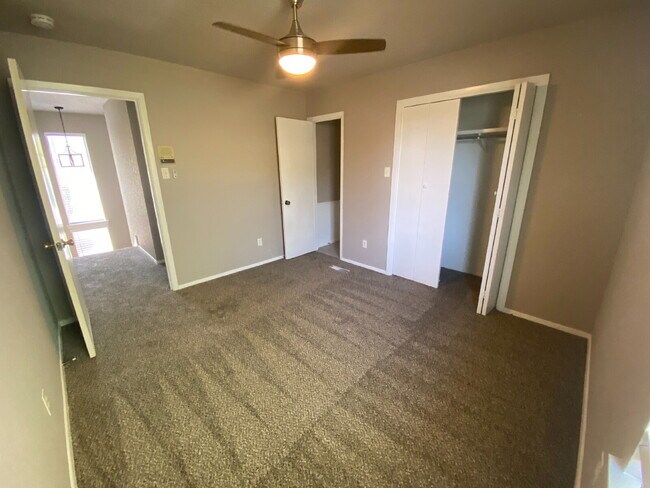 Building Photo - Newly Updated 2 Story Duplex