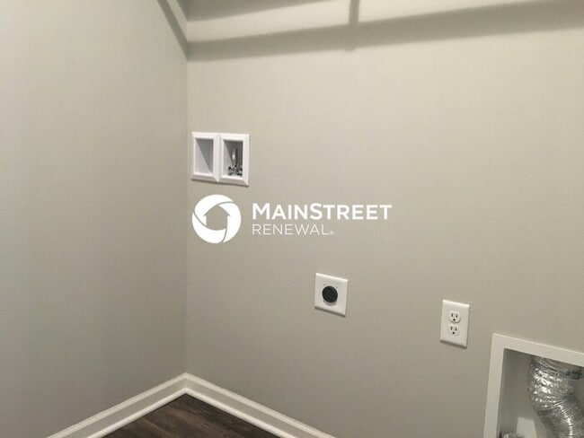 Building Photo - 4 Bedroom Pet-Friendly Home in Grain Valle...