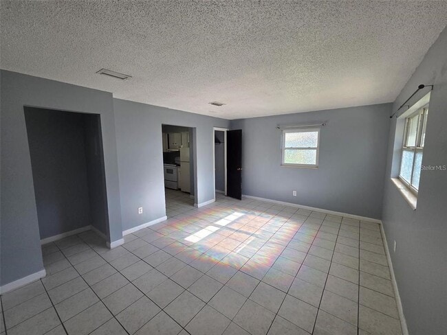 Building Photo - 401 Hibiscus Ave